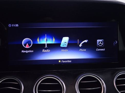 Used 2018 Mercedes-Benz E 300 E 300 image 27