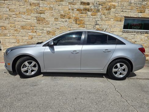 Used 2014 Chevrolet Cruze LT FWD image 1