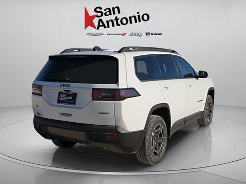 New 2026 Jeep Cherokee Laredo image 8