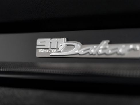 Used 2024 Porsche 911 Dakar image 61