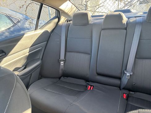 Used 2025 Nissan Altima 2.5 SV FWD image 33