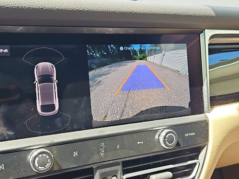 Certified 2023 Porsche Macan S AWD/4WD image 17