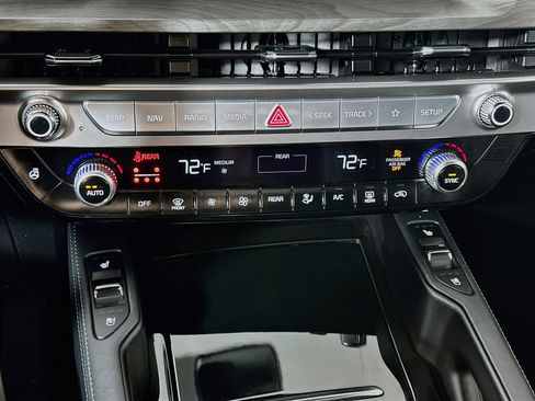 Used 2024 Kia Telluride EX X-Line AWD/4WD image 16