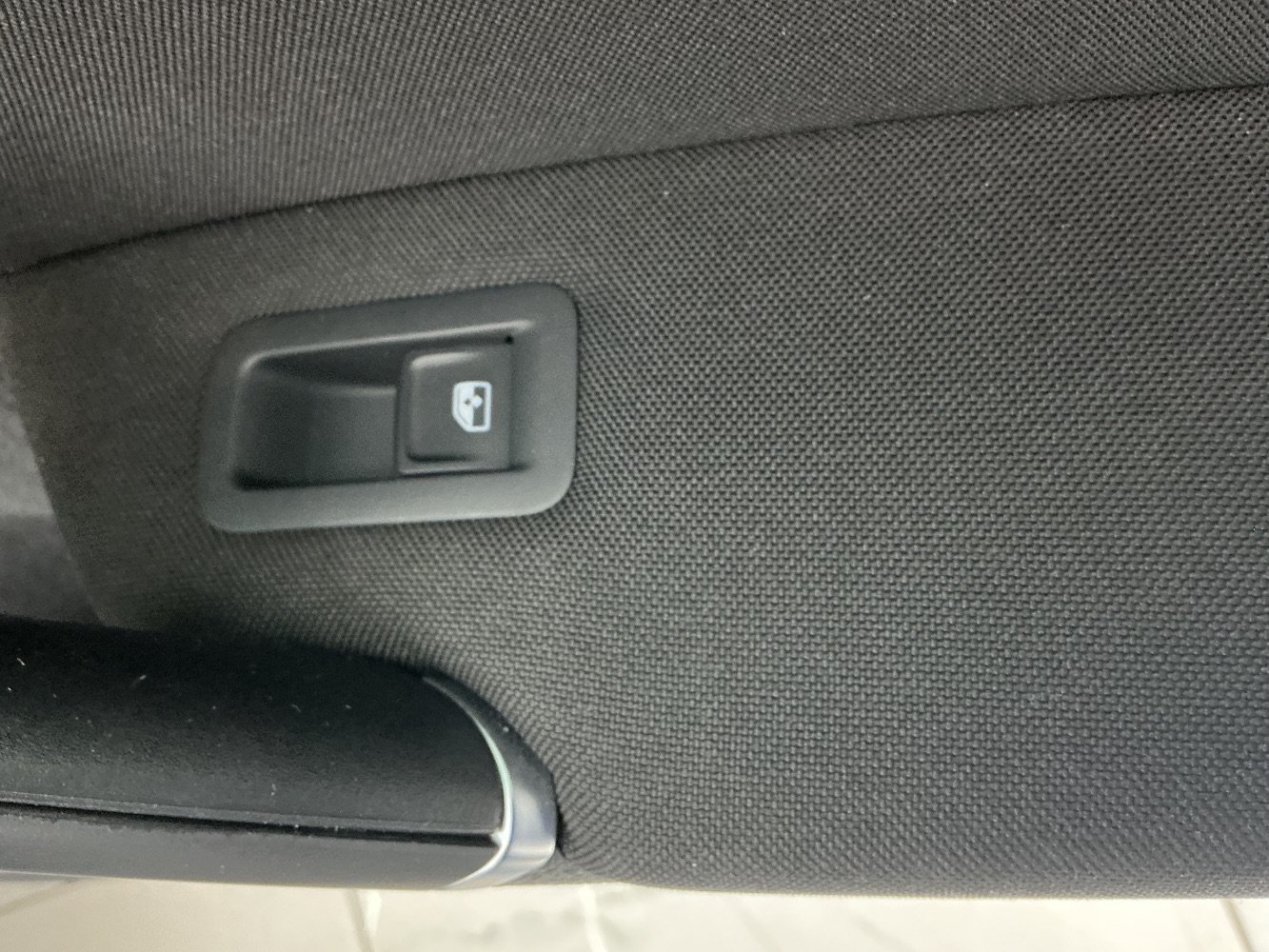 Used 2019 Volkswagen Golf S AWD/4WD image 38