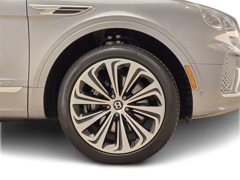 Certified 2022 Bentley Bentayga V8 image 8