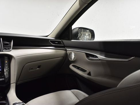 Certified 2025 INFINITI QX50 Luxe image 14