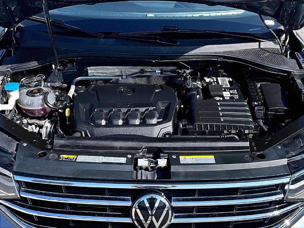 Used 2022 Volkswagen Tiguan SE AWD/4WD image 10
