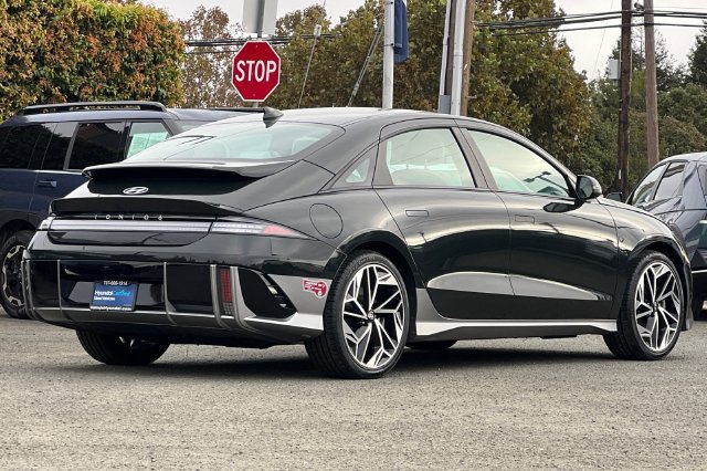 Used 2023 Hyundai Ioniq 6 SEL RWD image 5