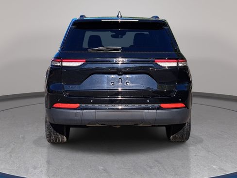 Used 2022 Jeep Grand Cherokee Altitude image 6