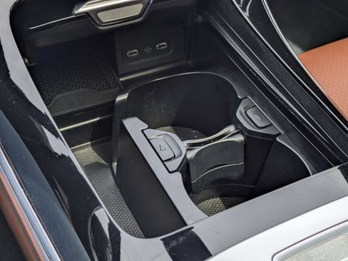 Used 2025 Mercedes-Benz C 300 4MATIC Sedan image 18