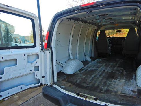 Used 2019 GMC Savana 3500 G3500 Cargo w/ Driver Convenience Package image 19