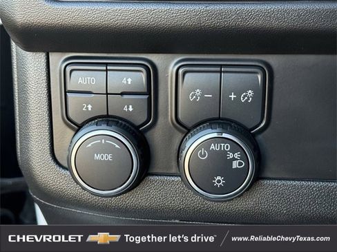 Used 2023 Chevrolet Suburban Premier image 28