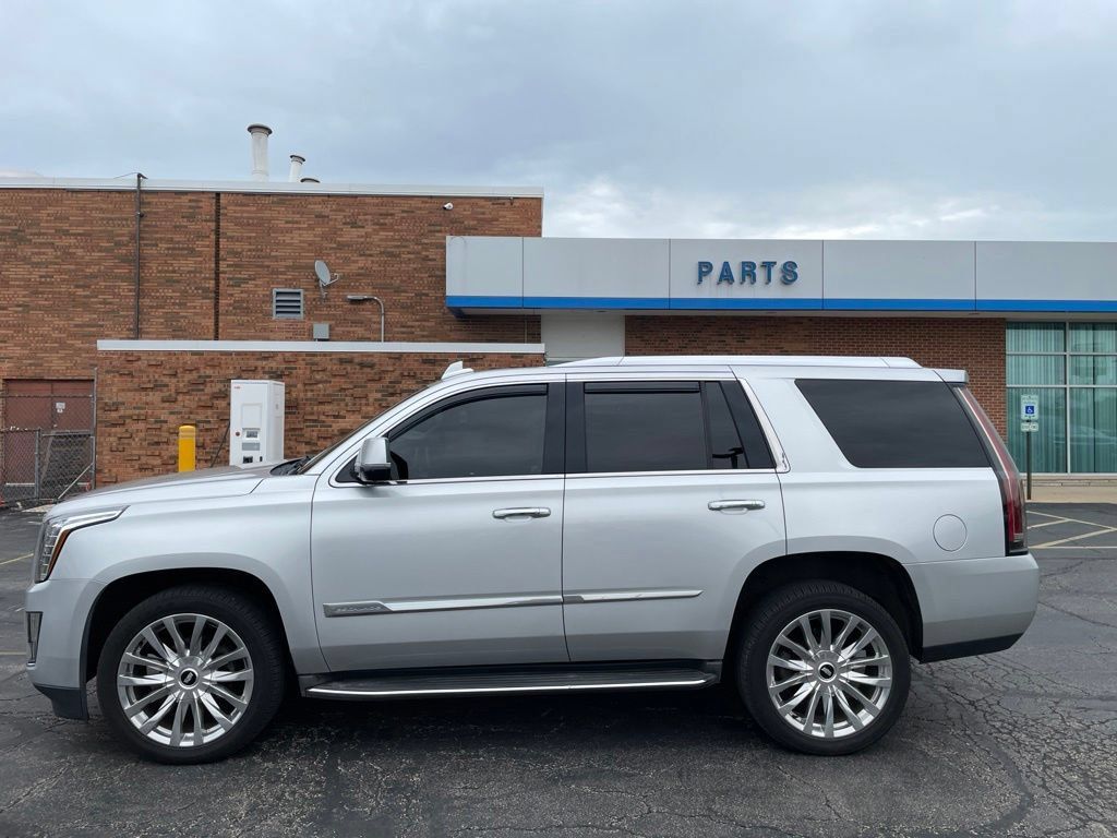 Used 2015 Cadillac Escalade Luxury AWD/4WD image 2