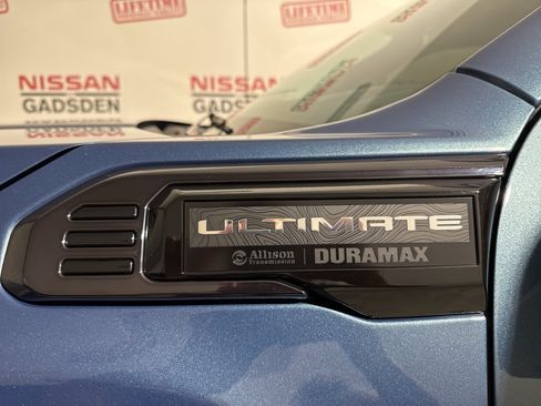 Used 2024 GMC Sierra 2500 Denali Ultimate AWD/4WD image 11