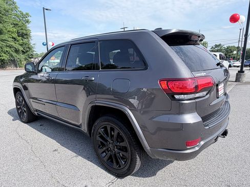 Used 2019 Jeep Grand Cherokee Altitude RWD image 7