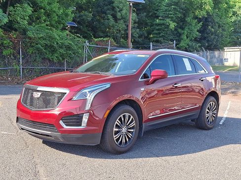 Used 2017 Cadillac XT5 Luxury w/ Driver Awareness Package AWD/4WD image 3