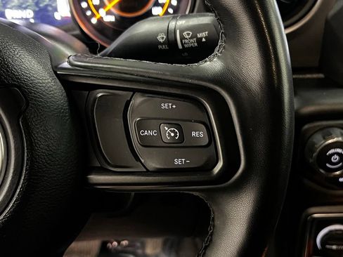 Used 2021 Jeep Gladiator Sport AWD/4WD image 19