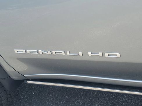 Used 2025 GMC Sierra 2500 Denali Ultimate image 28