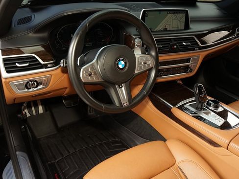 Used 2022 BMW 750i xDrive w/ Executive Package image 8