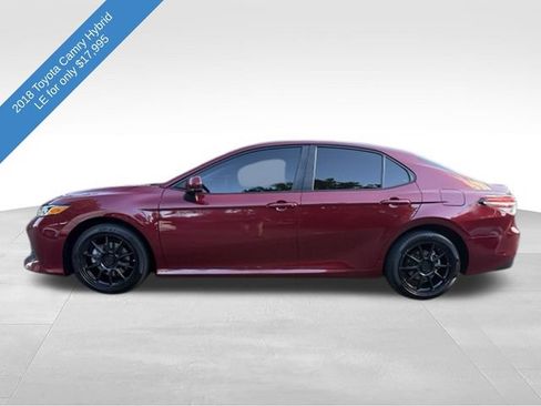 Used 2018 Toyota Camry LE FWD image 2