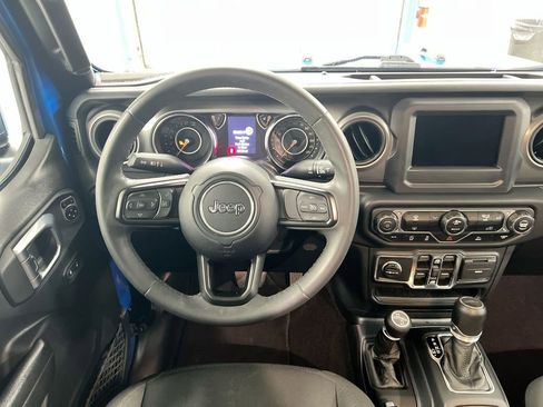 Used 2023 Jeep Gladiator Sport AWD/4WD image 11