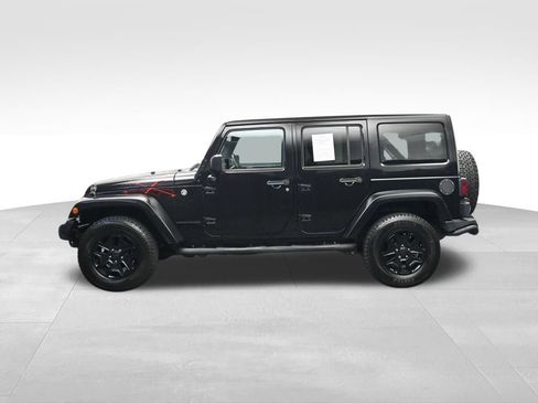 Used 2016 Jeep Wrangler Unlimited Sahara AWD/4WD image 2