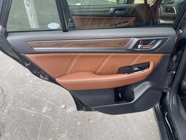 Used 2019 Subaru Outback 3.6R Touring AWD/4WD image 16