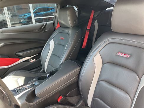 Used 2023 Chevrolet Camaro SS RWD image 7