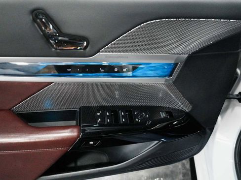 Used 2023 BMW 760i xDrive image 12