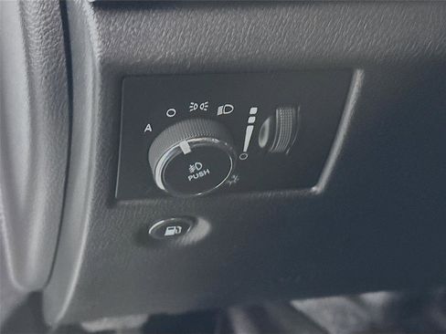 Used 2019 Jeep Grand Cherokee Limited X image 10