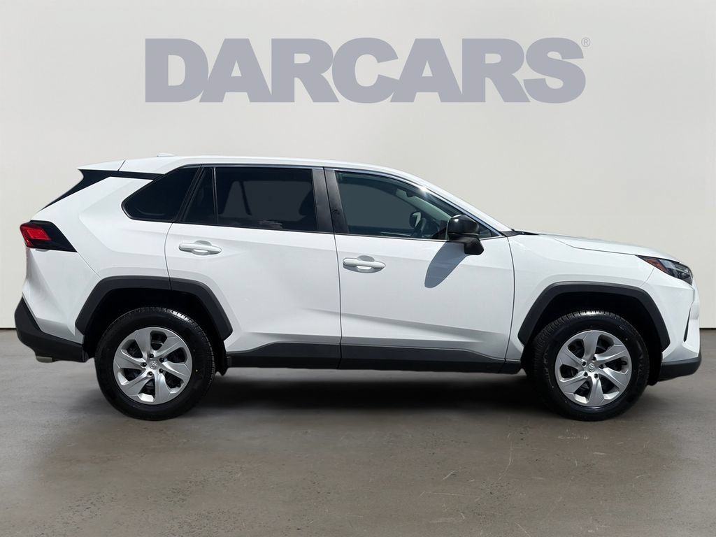 Used 2025 Toyota RAV4 LE AWD/4WD image 8