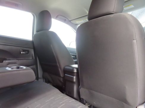 Used 2025 Mitsubishi Outlander Sport AWD image 39