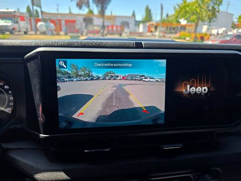 Used 2024 Jeep Gladiator Sport AWD/4WD image 22