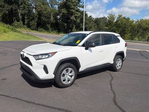Used 2021 Toyota RAV4 LE w/ Carpet Mat Package (TMS) FWD image 4