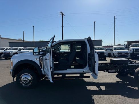 New 2026 Ford F550 4x4 Supercab Super Duty image 13