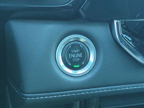 Used 2023 Chevrolet Colorado LT w/ LT Convenience Package II image 17