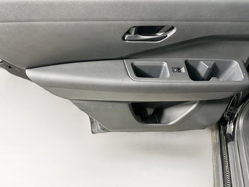Used 2023 Nissan Pathfinder SV FWD image 25