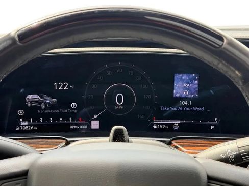Used 2023 Cadillac Escalade Premium Luxury AWD/4WD image 18