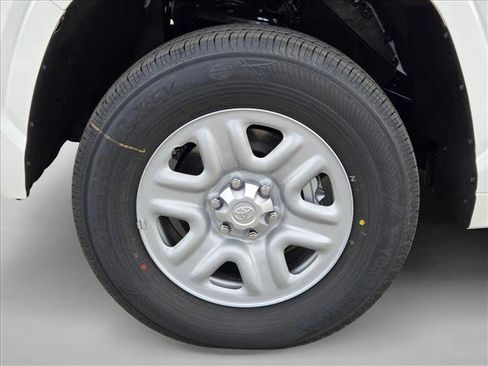 New 2026 Toyota Tundra SR image 10