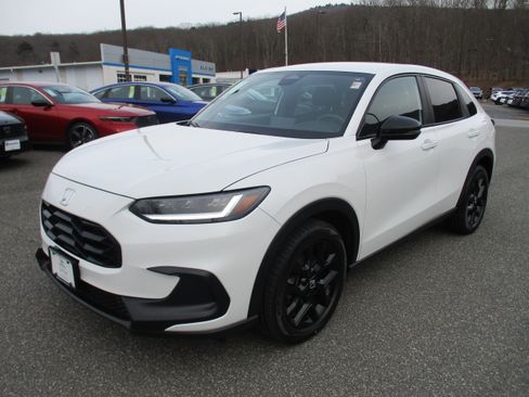 Certified 2024 Honda HR-V Sport image 1