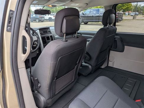 Used 2010 Dodge Grand Caravan SE w/ SE Plus Group image 21