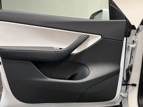Used 2020 Tesla Model Y Performance image 13