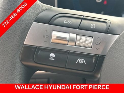 Used 2025 Hyundai Tucson SE FWD image 27