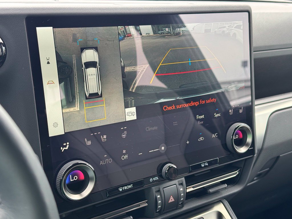 Used 2024 Lexus GX 550 w/ Accessory Package (31) AWD/4WD image 32