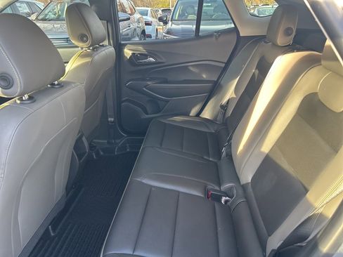 Used 2025 Chevrolet Trax ACTIV w/ Driver Confidence Package image 27