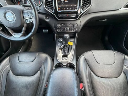 Used 2019 Jeep Cherokee Limited w/ Luxury Group AWD/4WD image 13