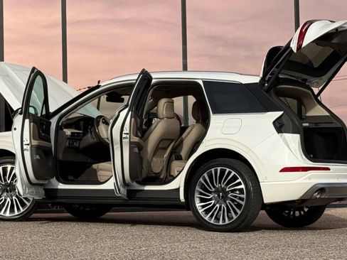 Used 2020 Lincoln Corsair Reserve w/ Equipment Group 201A image 6