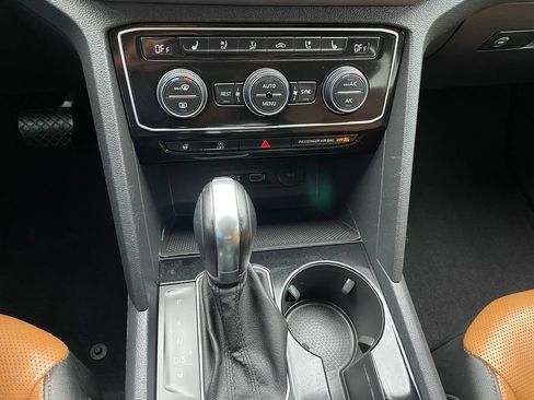 Used 2019 Volkswagen Atlas SEL Premium AWD/4WD image 18