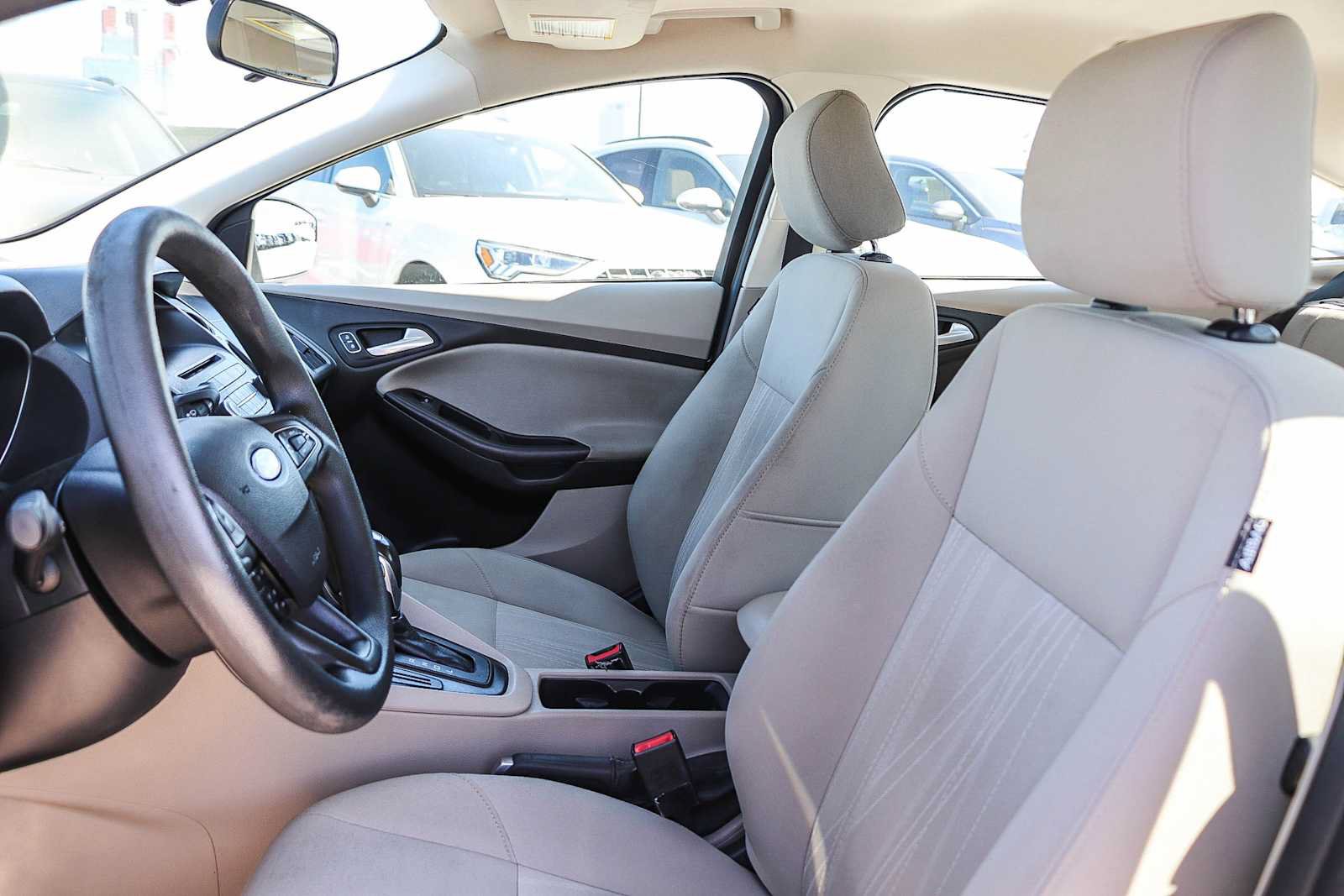 Used 2015 Ford Focus SE FWD image 17