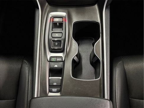 Used 2022 Honda Accord Sport image 11